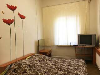 Хостелы iHostel Almaty Алматы Двухместный номер Делюкс с 1 кроватью (для 2 взрослых и 1 ребенка)-2